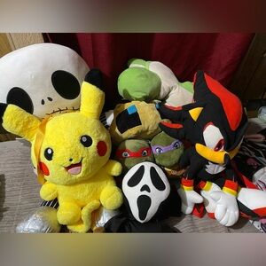 STUFF ANIMALS N BACKAPACKS